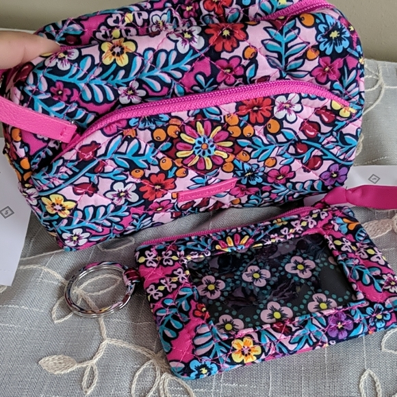 Vera Bradley Handbags - Vera Bradley Iconic Mini Cosmetic Bag & Zip ID cas